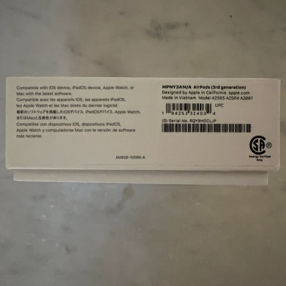 APPLE AIR PODS THIRD GENERATION CASE - Picture 2 of 3